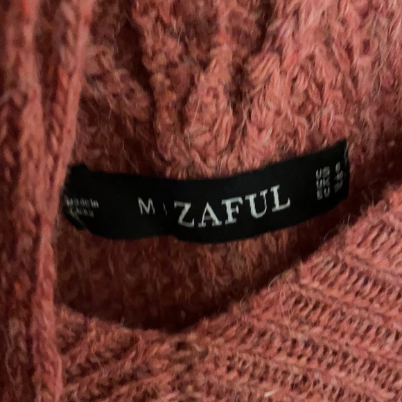 Med, knit sweater by Zaful - Picture 2 of 2